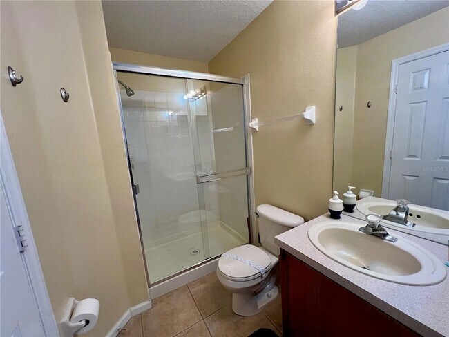 Building Photo - 8127 Fan Palm Way