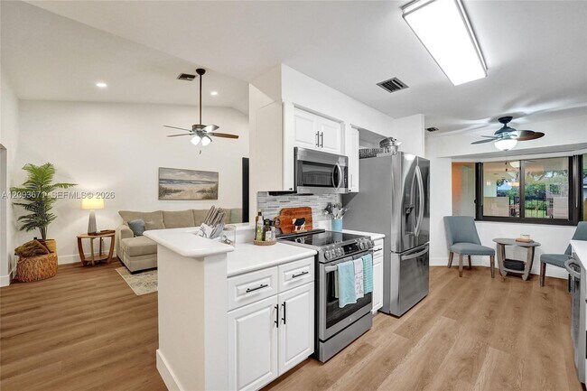 Building Photo - 465 NW 95th Ave