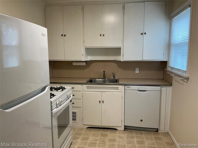 Building Photo - 2104 Brickley St