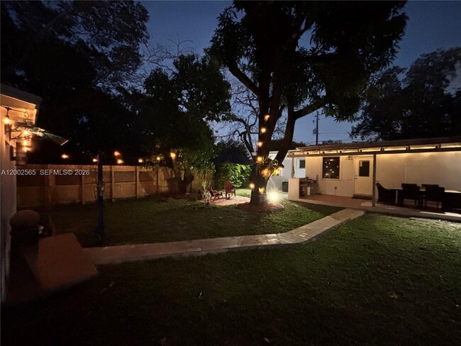 Building Photo - 151 NW 165th St