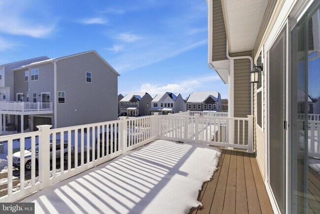 Building Photo - 406 18th Ave