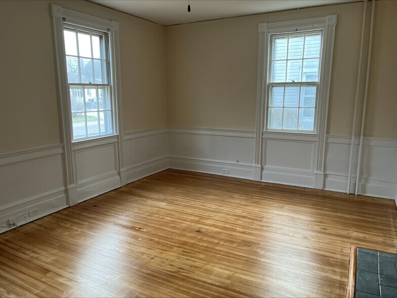 Building Photo - 73 Swezey St