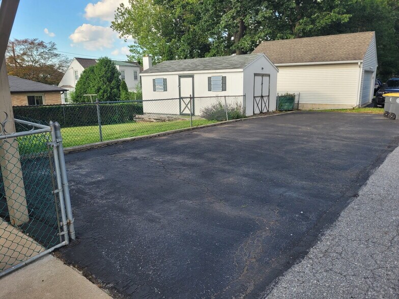 Parking Area - 115 Whelen Ave