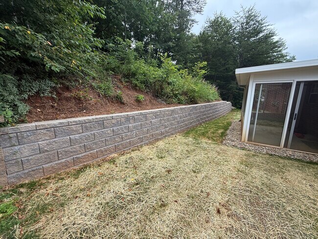 Building Photo - 8404 Lesley Marie Ln