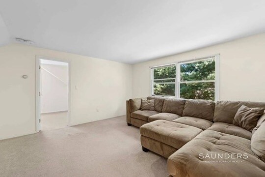 Building Photo - 5 Munroe Ave