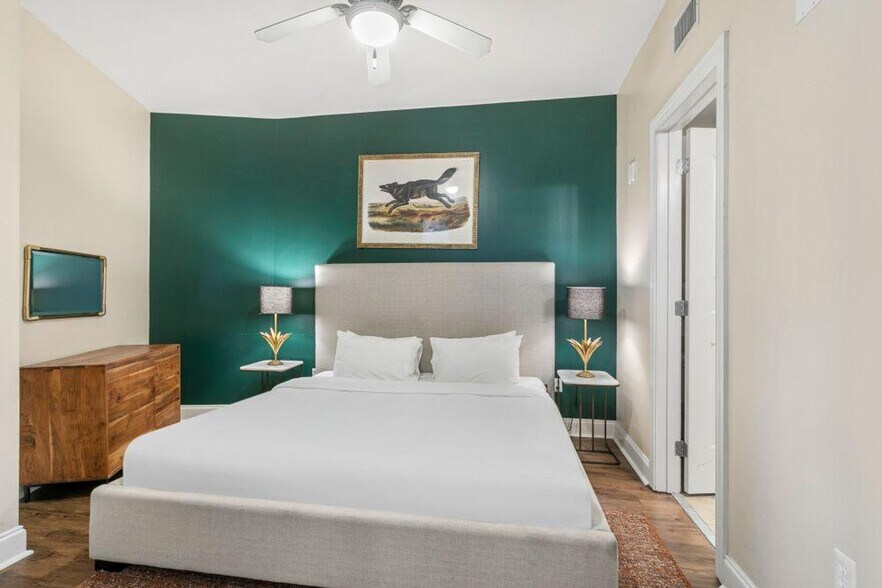 Building Photo - 925 Common St