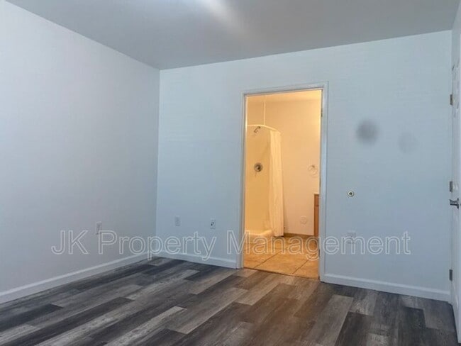 Building Photo - 5000 4th Ave N