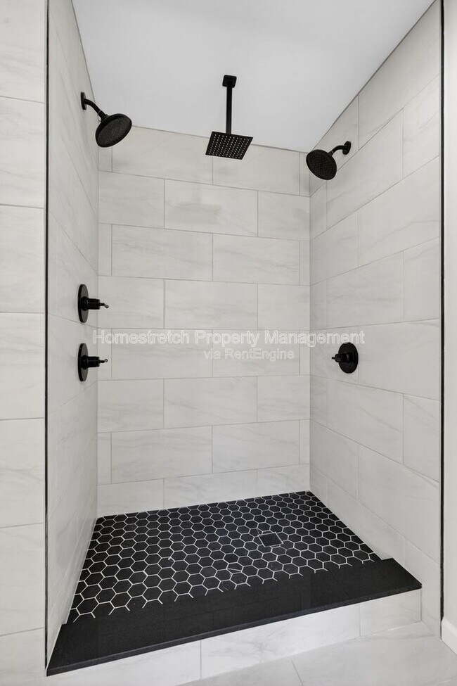 Building Photo - 4561 Laclede Ave