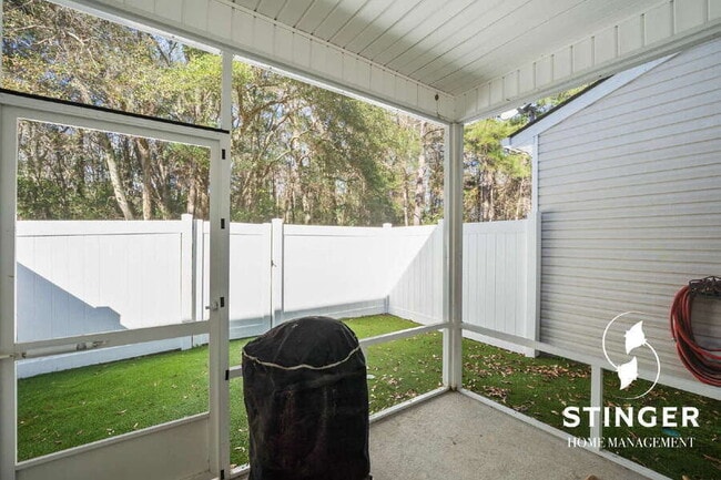 Building Photo - 143 Bella Way