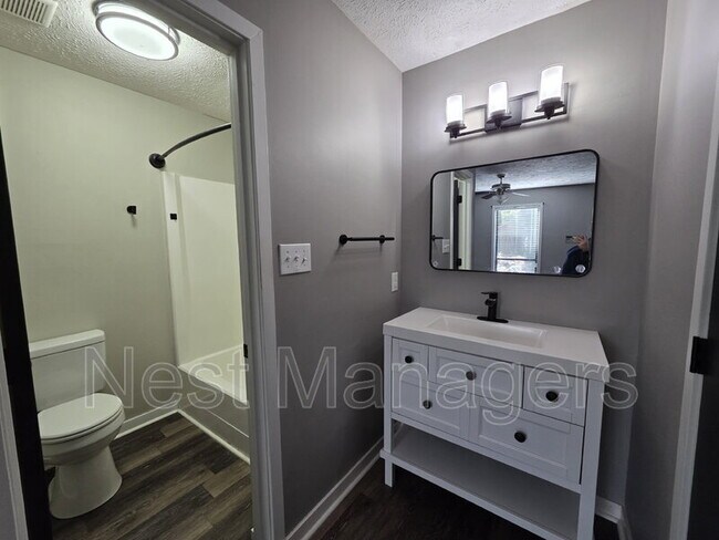 Building Photo - 4491 Briton Ct