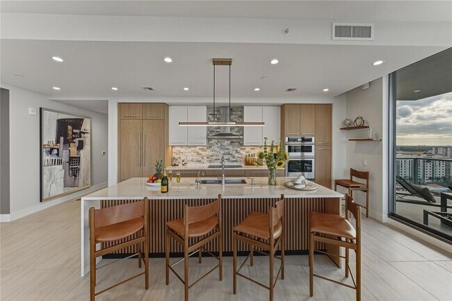 Building Photo - 275 1st Ave S