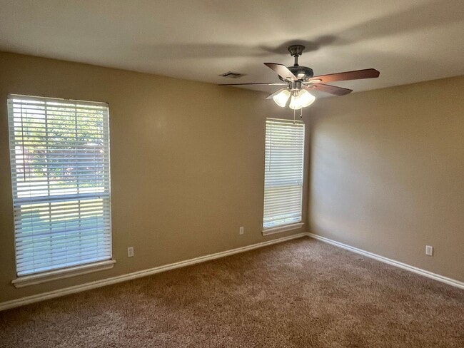 Building Photo - Large 3 Bed 2.5 Bath In Edmond