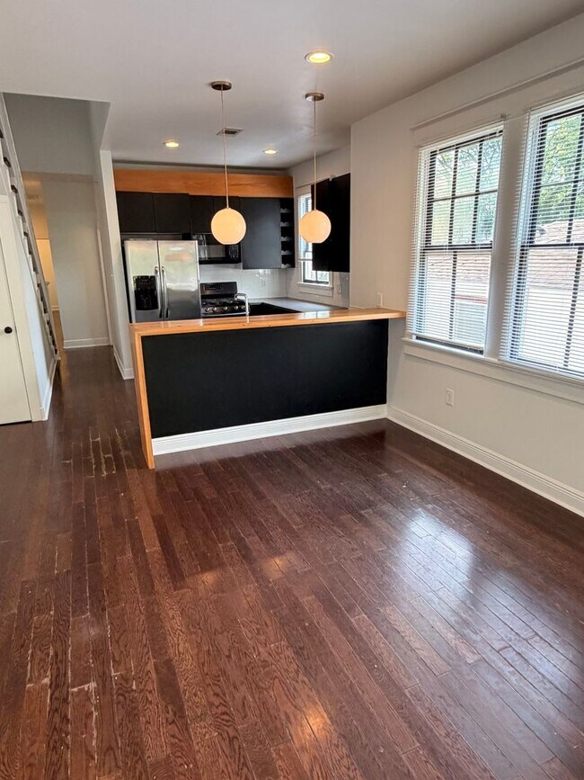 Building Photo - 1233-1237 Poland Avenue