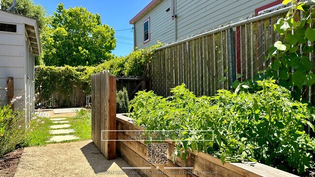 Building Photo - Temescal 2BR with Private Yard | Updated U...