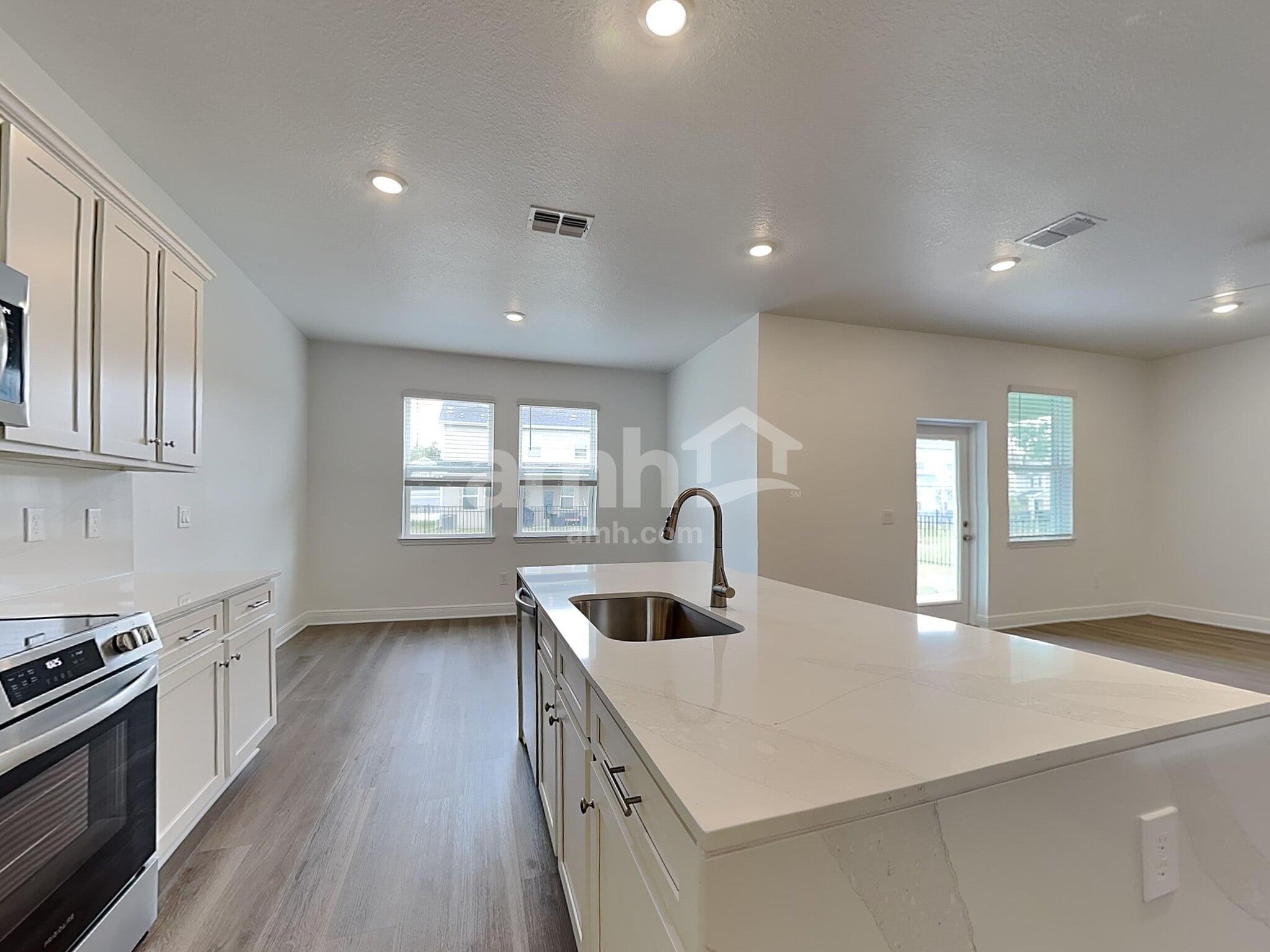 Building Photo - 1526 Blue Nile Pt