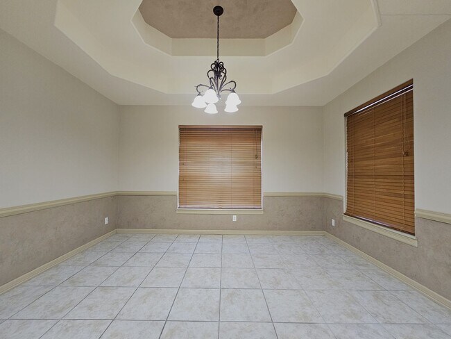 Building Photo - 5618 Ironwood Ct