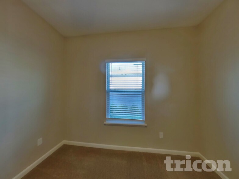 Building Photo - 155 Bloomfield Wy