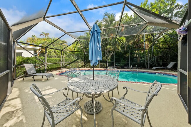 Building Photo - 129 Alhambra Pl