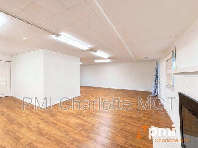 Building Photo - 1140 Bevis Dr