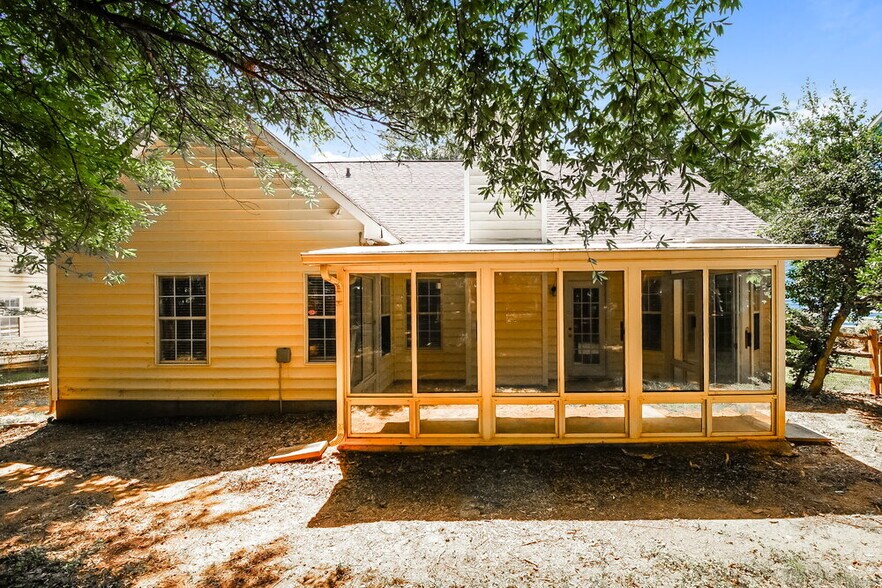 Building Photo - 8618 Woodhill Manor Ct