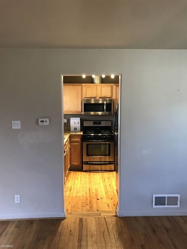 Building Photo - 1 br, 1 bath Townhome - 2805 Xavier Street