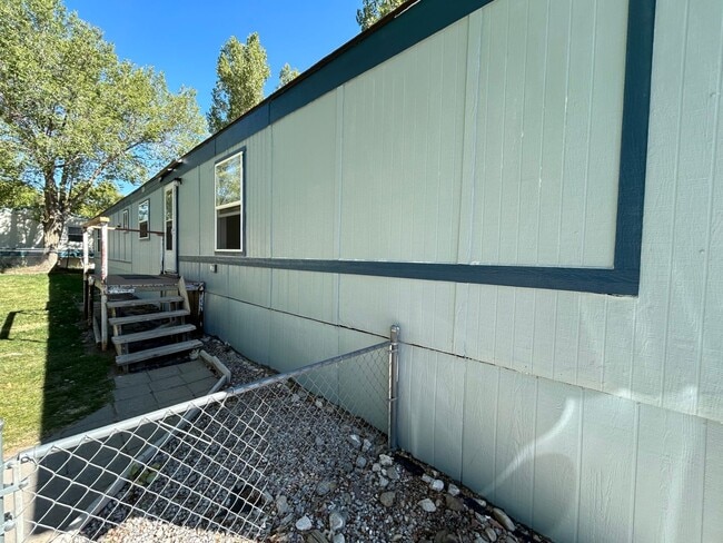 Building Photo - 3 Bed 2 Bath Mobile Home W/ Many Amenities...