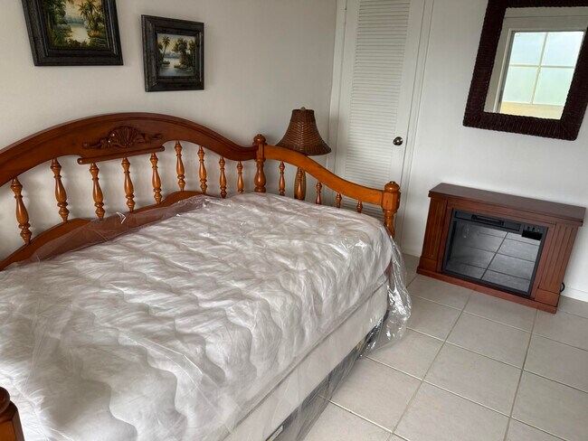 Building Photo - 192 Waltham H