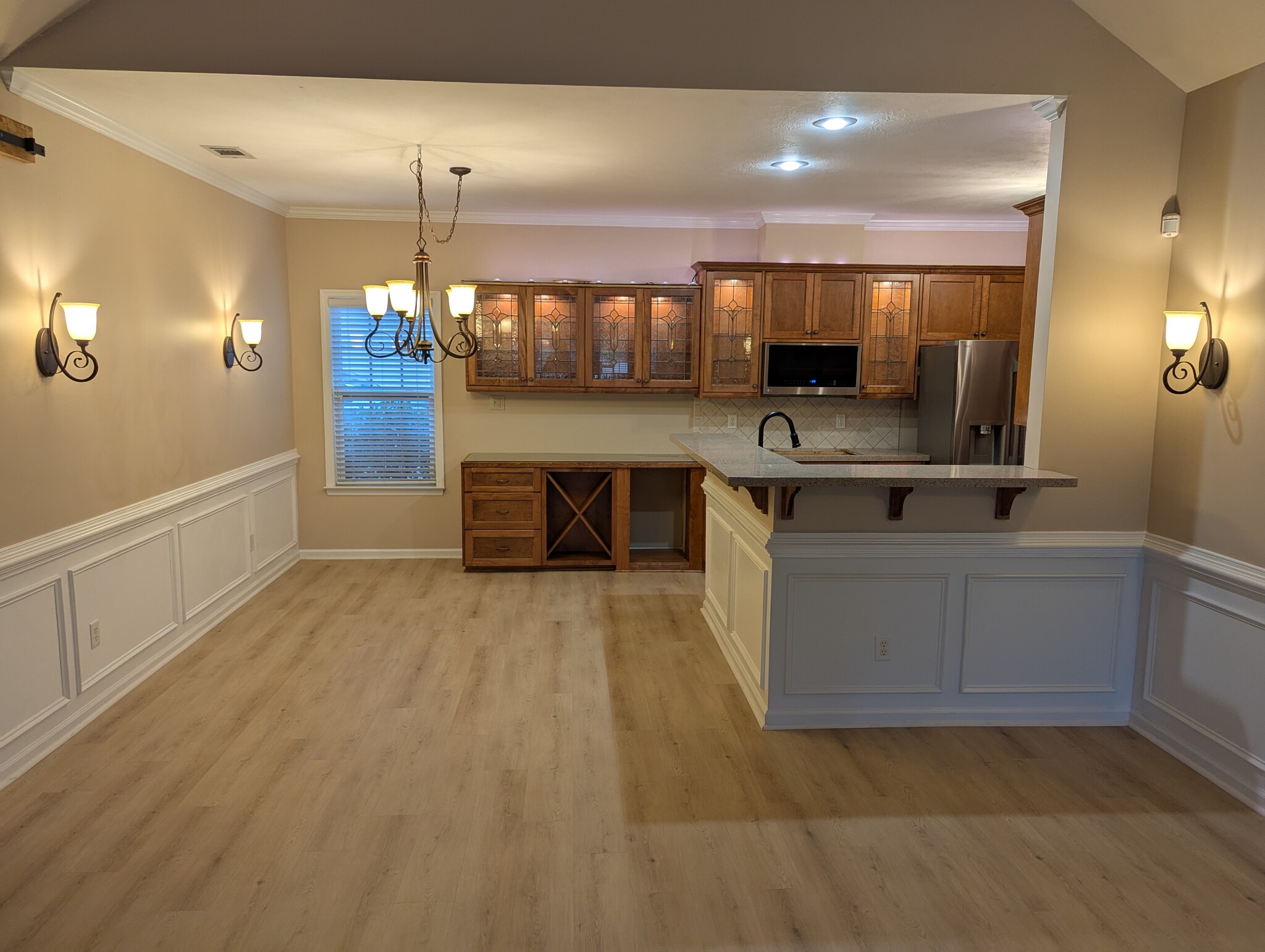 Building Photo - 2203 Amberley Dr