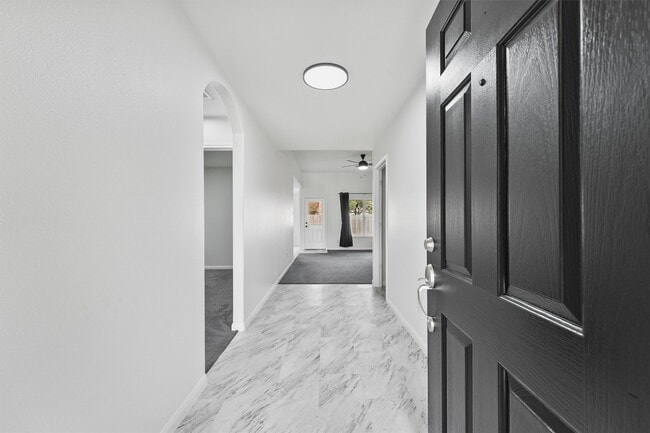 Building Photo - 7010 Dahlia Rd