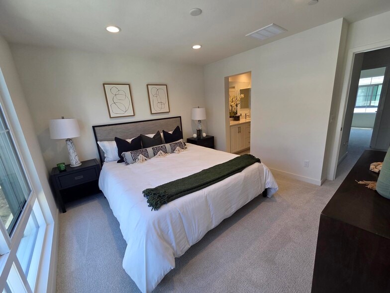 Building Photo - 2524 Chamomile Ln