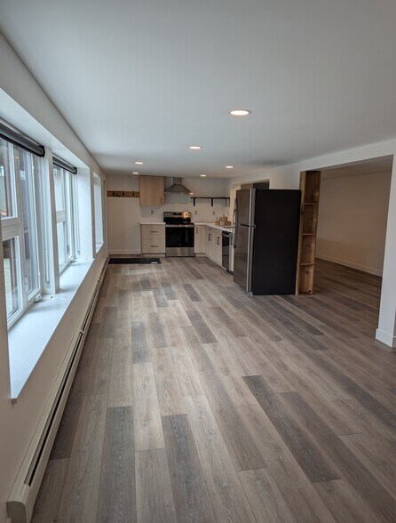 Living Room - 207 6th St