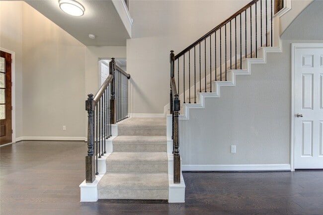 Building Photo - 28918 Woods Rose Ct