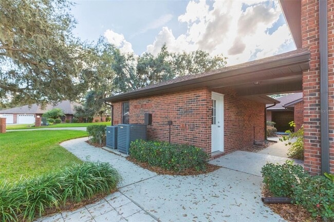 Building Photo - 6545 Brentwood Dr.