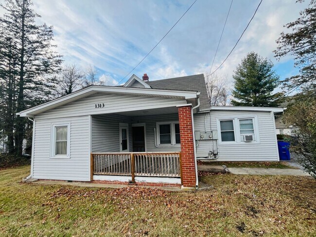 Primary Photo - 1115DB - 1309-1315 N. Main St. - M