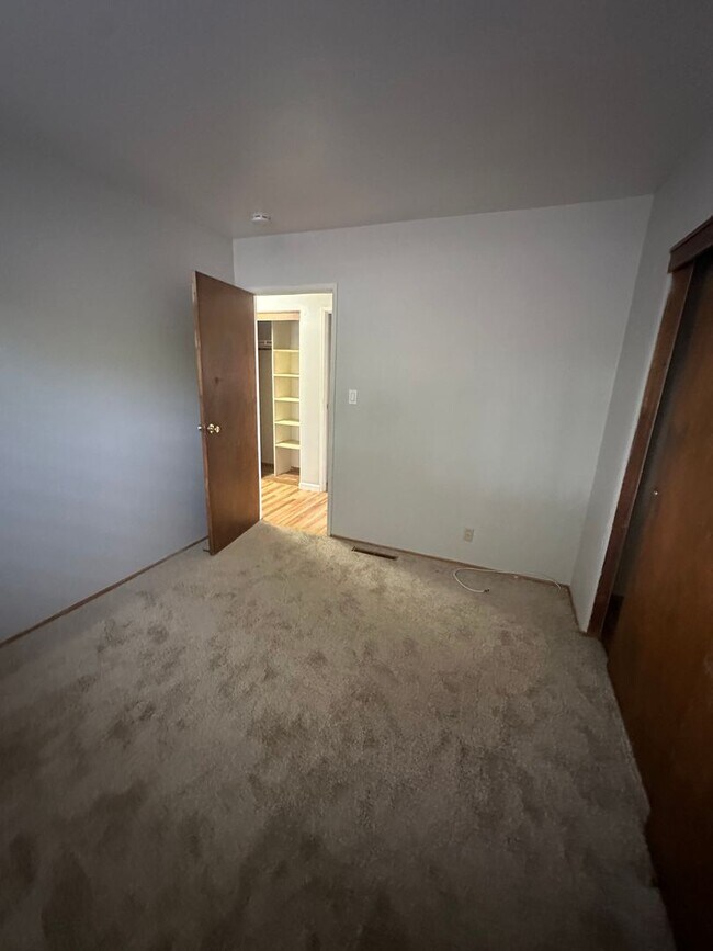 Building Photo - 6424 Vegas Dr