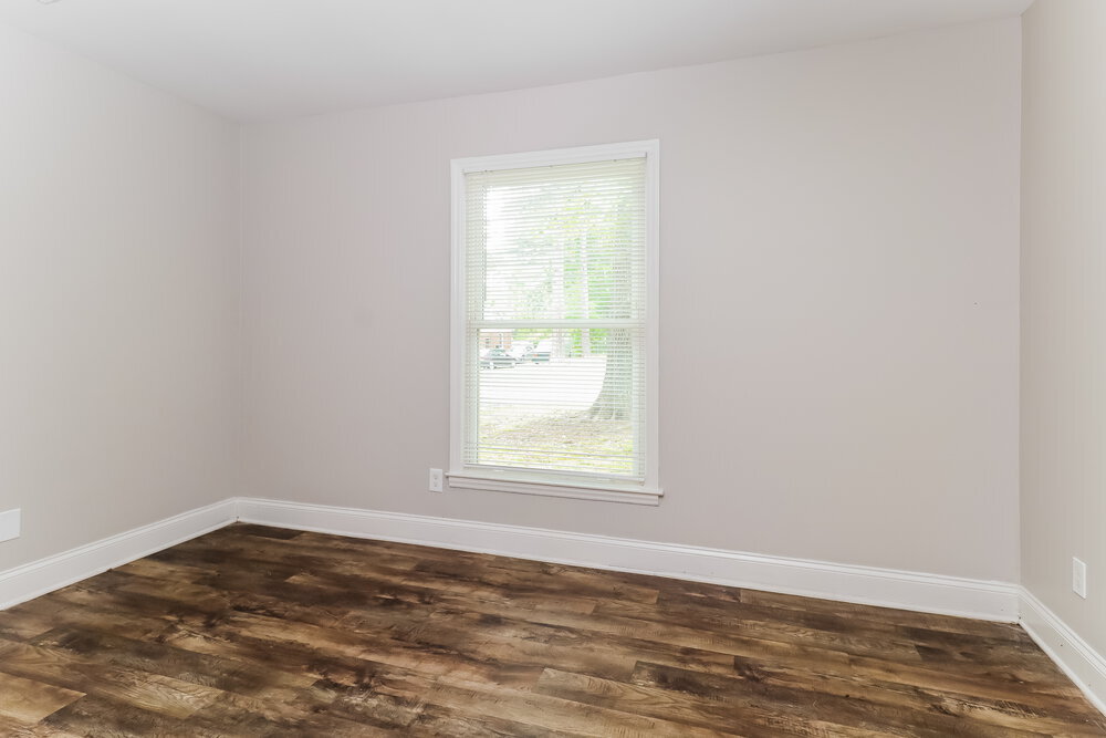 Building Photo - 323 Huntsmoor Dr