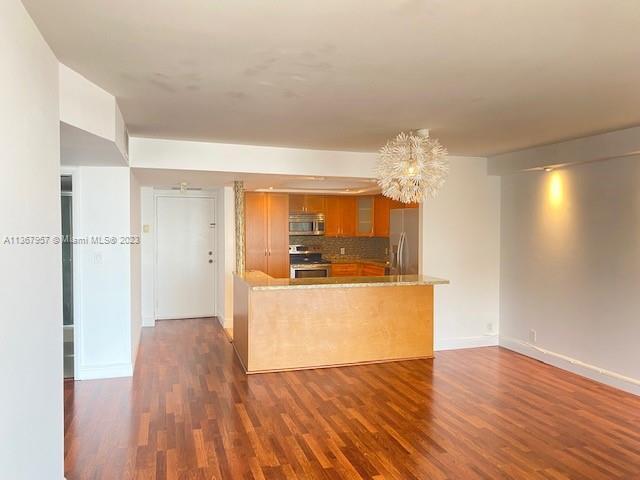 Building Photo - 1865 Brickell Ave