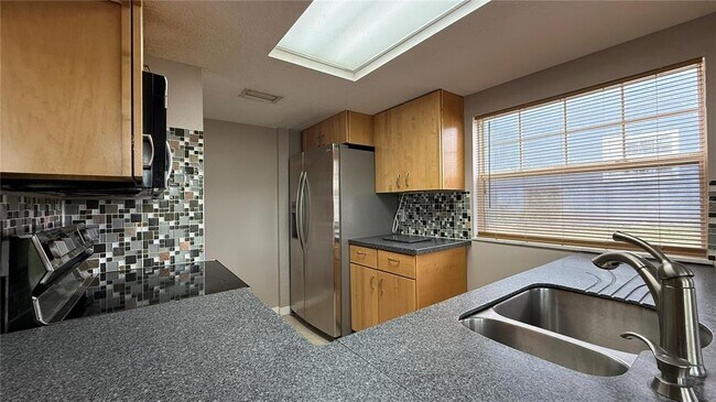 Building Photo - 343 Caribbean Dr