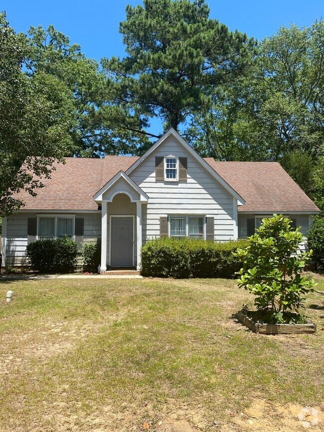 Building Photo - Beautiful 3 Bedroom
