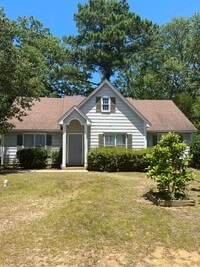 Building Photo - Beautiful 3 Bedroom