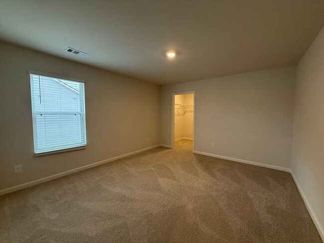 Building Photo - Beautiful and Spacious 5BR 4.5BA Home w/ Full Appliance Kitchen • Garage in Fairburn