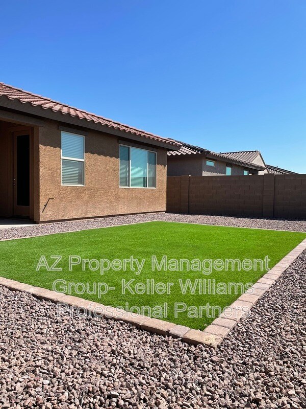 Building Photo - 12481 W Kaler Dr