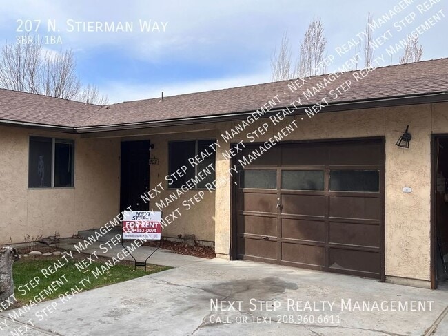Primary Photo - 207 N Stierman Way