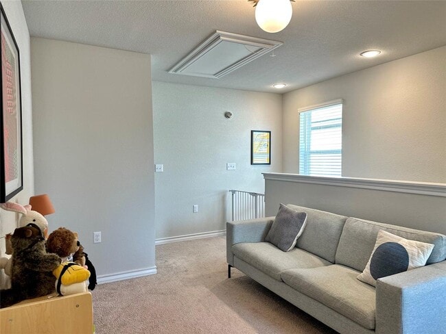 Building Photo - 12105 Cimaizon Dr