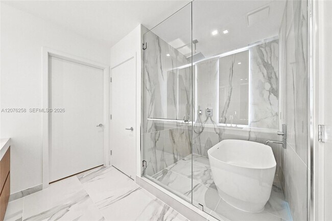Building Photo - 1400 Biscayne Blvd