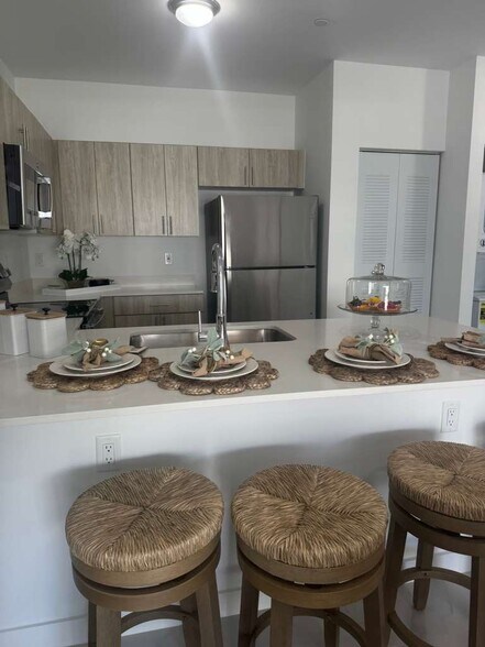 Building Photo - 6731 SW 13th St