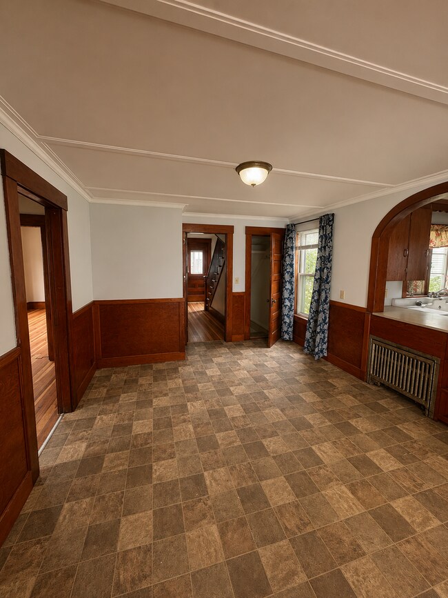 Building Photo - Spacious 4-Bedroom Home with Garage, Fenced Yard & Historic Character | Rochester, NH