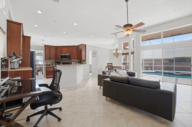 Building Photo - 10599 St Thomas Dr