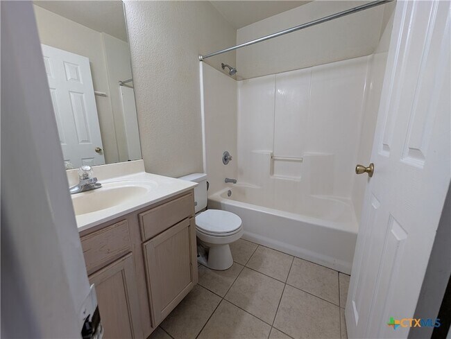 Building Photo - 887 Sagewood Trail