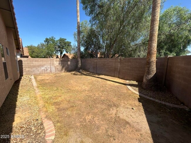 Building Photo - 7531 W Taro Ln